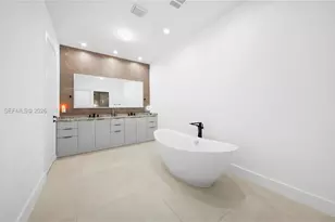 1629 NE 4th Pl, Fort Lauderdale, FL 33301 - Photo 36