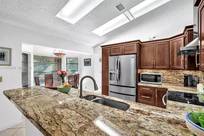 9300 NW 32nd Mnr, Sunrise, FL 33351 - Photo 16