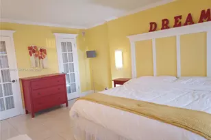 137 Golden Isles Dr, Hallandale Beach, FL 33009 - Photo 24