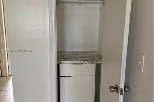 285 NE 191st St, Miami, FL 33179 - Photo 10