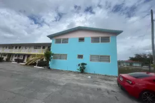285 NE 191st St, Miami, FL 33179 - Photo 16