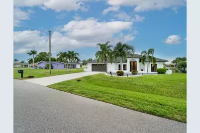 3728 SE 18th Ave, Other City - In The State Of Florida, FL 33904 - Photo 4