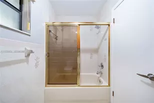 2755 W 74th St, Hialeah, FL 33016 - Photo 14