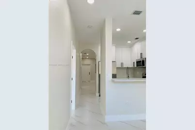 7050 NW 177th St #203-11, Hialeah, FL 33015 - Photo 18