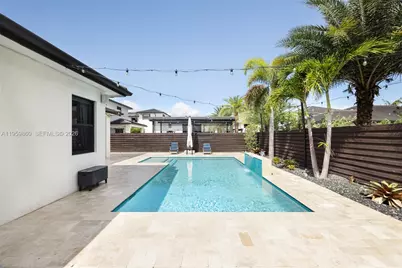 8811 NW 154th Ter, Miami Lakes, FL 33018 - Photo 32