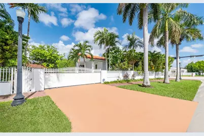 1300 71st St, Miami Beach, FL 33141 - Photo 16