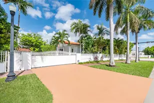 1300 71st St, Miami Beach, FL 33141 - Photo 16