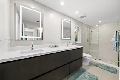 4595 N Jefferson Ave, Miami Beach, FL 33140 - Photo 14