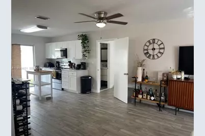 637 SW 3rd Ave #2, Fort Lauderdale, FL 33315 - Photo 6