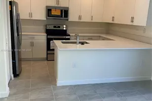 11447 W 34th Ct, Hialeah, FL 33018 - Photo 14