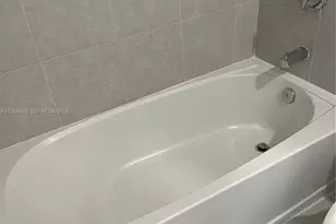 11447 W 34th Ct, Hialeah, FL 33018 - Photo 26