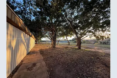 19051 SW 136th St, Miami, FL 33196 - Photo 8