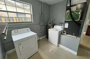 8521 NW 25th Ct, Sunrise, FL 33322 - Photo 18