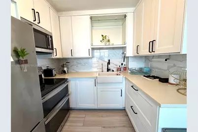 7441 Wayne Ave #15J, Miami Beach, FL 33141 - Photo 8