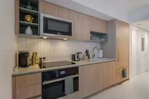 159 NE 6th St, Miami, FL 33132 - Photo 12