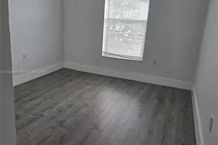 5755 W 20th Ave, Hialeah, FL 33012 - Photo 14