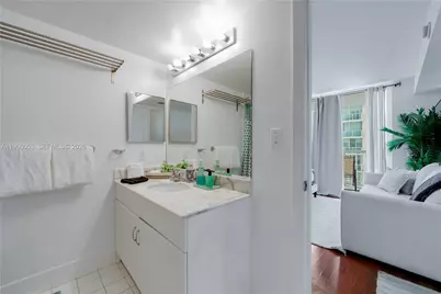 1200 Brickell Bay Dr #1705, Miami, FL 33131 - Photo 20