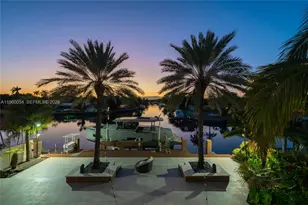 12880 N Bayshore Dr, North Miami, FL 33181 - Photo 22