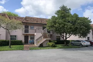 10541 NW 10th St, Pembroke Pines, FL 33026 - Photo 1