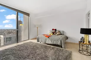 88 SW 7th St, Miami, FL 33130 - Photo 16