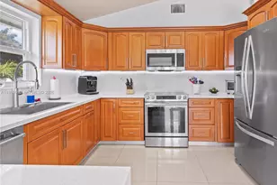 20550 NW 7th St, Pembroke Pines, FL 33029 - Photo 14