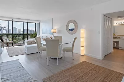 20301 W Country Club Dr #728, Aventura, FL 33180 - Photo 4