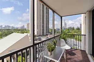 20301 W Country Club Dr, Aventura, FL 33180 - Photo 12