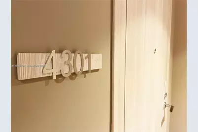 1000 Brickell Plz #4301, Miami, FL 33131 - Photo 18