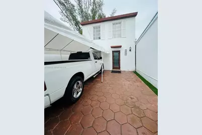1589 W 73rd St, Hialeah, FL 33014 - Photo 1
