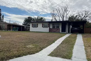 2253 Dordon Dr, Melbourne, FL 32935 - Photo 2