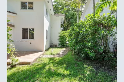 5517 Sardinia St, Coral Gables, FL 33146 - Photo 42