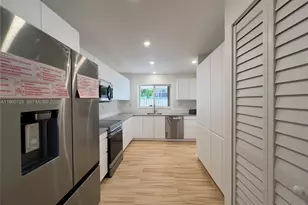 8111 SW 81st Pl, Miami, FL 33143 - Photo 14