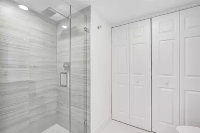 3500 Mystic Pointe Dr #3206, Aventura, FL 33180 - Photo 32