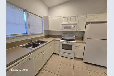 3908 SW 48th Ave, Pembroke Park, FL 33023 - Photo 4