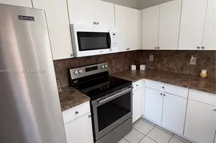 1364 Cottonwood Cir, Weston, FL 33326 - Photo 12