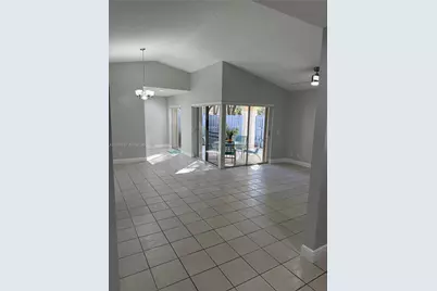 1364 Cottonwood Cir #1364, Weston, FL 33326 - Photo 2