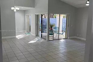 1364 Cottonwood Cir, Weston, FL 33326 - Photo 2