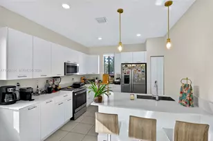 4426 NW 83rd Pkwy, Doral, FL 33166 - Photo 18