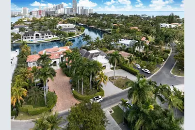 520 N Parkway, Golden Beach, FL 33160 - Photo 4