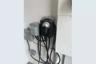 8352 NW 7th Pl, Plantation, FL 33324 - Photo 4