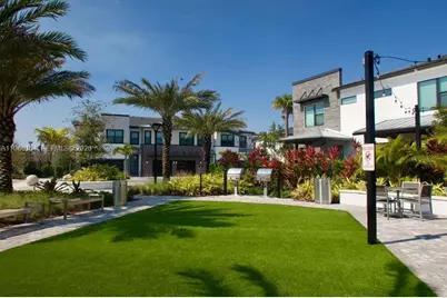 8352 NW 7th Pl, Plantation, FL 33324 - Photo 30