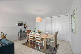 5005 Collins Ave, Miami Beach, FL 33140 - Photo 14