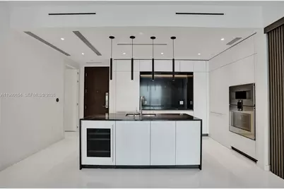 300 Biscayne Boulevard Way #2105W, Miami, FL 33131 - Photo 4