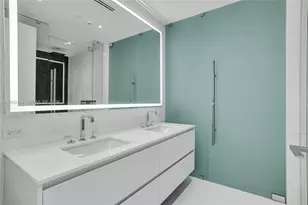 300 Biscayne Blvd Way, Miami, FL 33131 - Photo 10