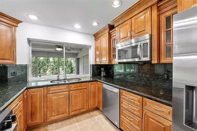 5667 N Cameo Dr N, Boca Raton, FL 33433 - Photo 22