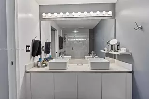601 NE 36th St, Miami, FL 33137 - Photo 34