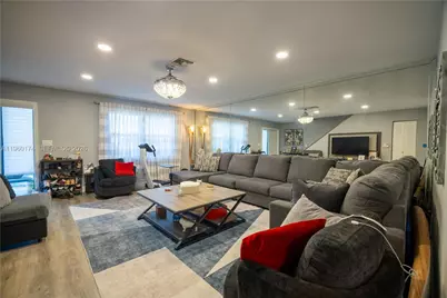 898 NW 47th St, Deerfield Beach, FL 33064 - Photo 2