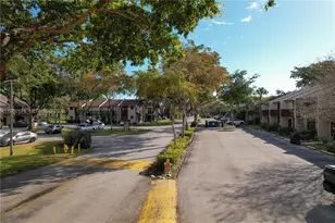 898 NW 47th St, Deerfield Beach, FL 33064 - Photo 36