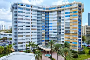 100 Golden Isles Dr, Hallandale Beach, FL 33009 - Photo 30