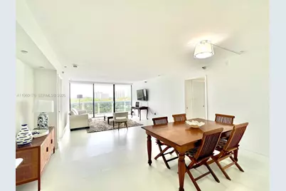 20515 E Country Club Dr #649, Aventura, FL 33180 - Photo 2